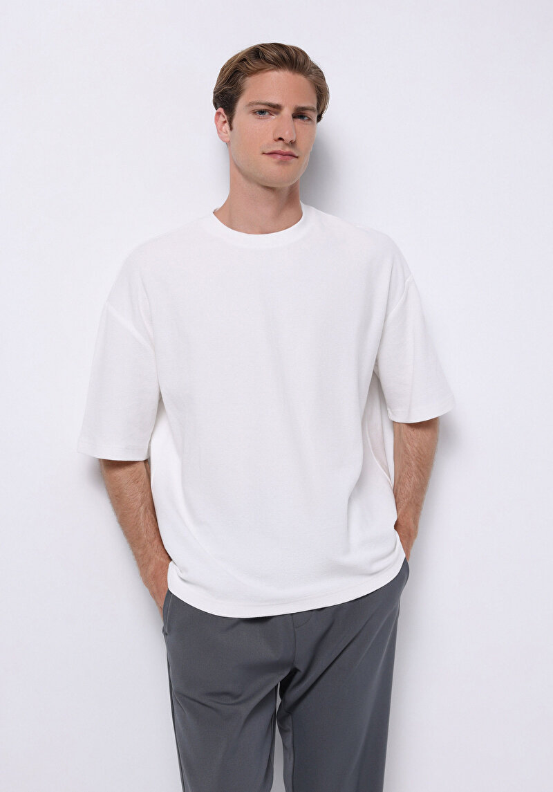 Oversize Fit Yuvarlak Yaka Düz Erkek Beyaz Kısa Kol Tişört
