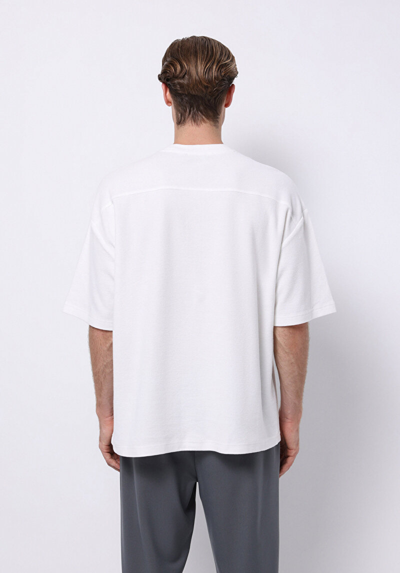 Oversize Fit Yuvarlak Yaka Düz Erkek Beyaz Kısa Kol Tişört