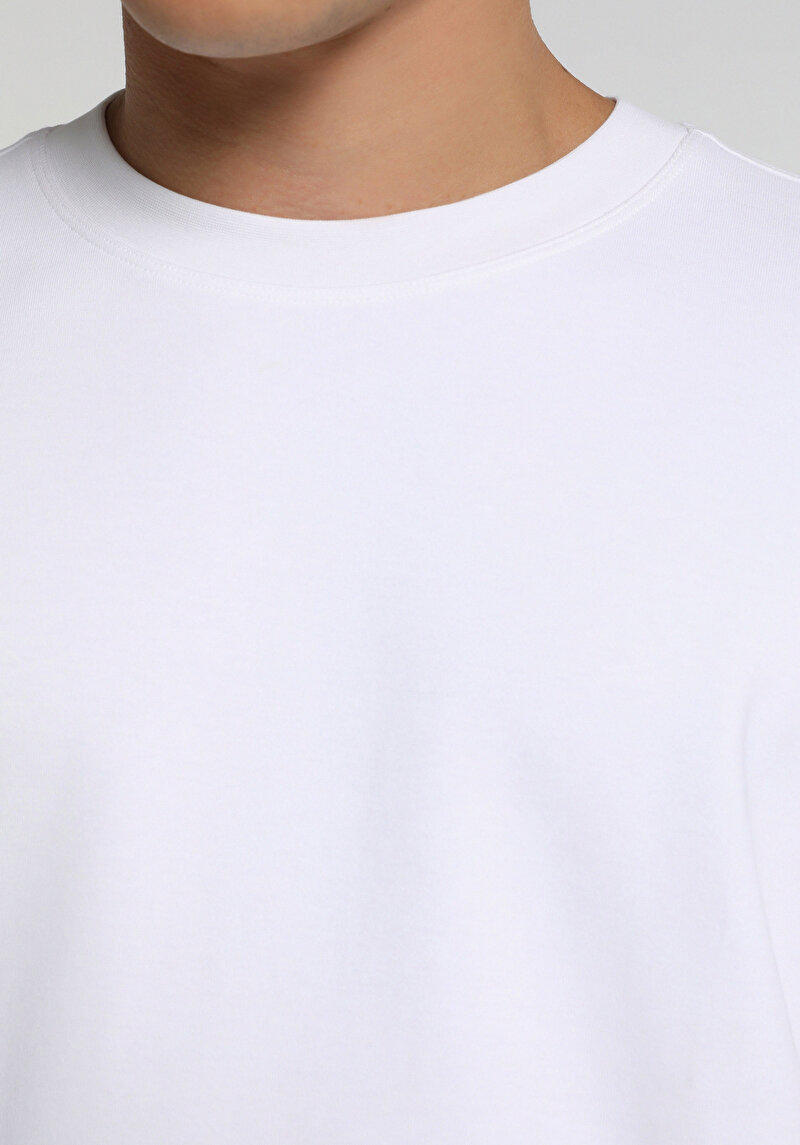 Oversize Fit Yuvarlak Yaka Düz Erkek Beyaz Kısa Kol Tişört