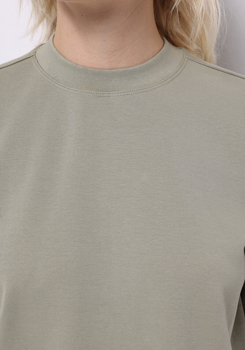 Regular Fit Yuvarlak Yaka Düz Kadın Yeşil Kısa Kol Tişört