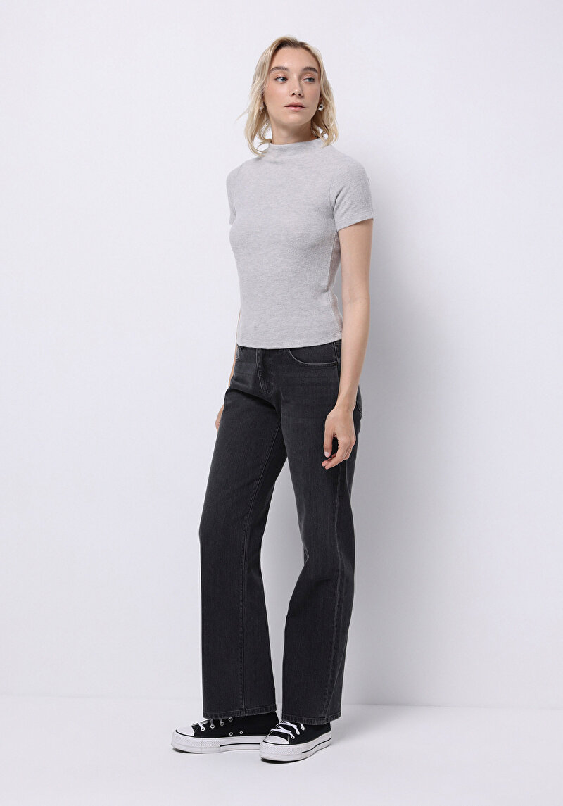 Slim Fit Dik Yaka Düz Kadın Gri Kısa Kol Tişört