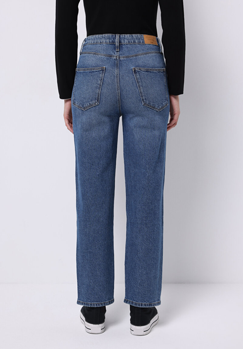 Straight Fit Yüksek Bel Düz Paça Kadın Siyah Jean Pantolon