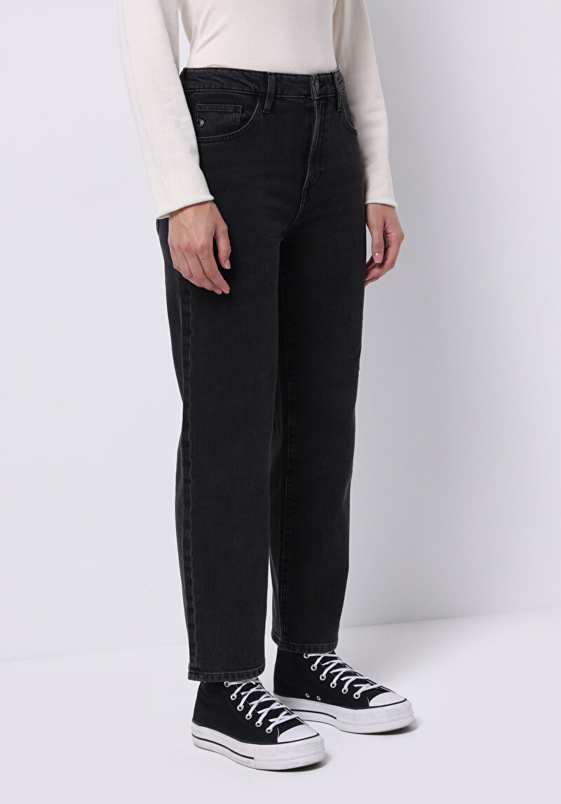 Straight Fit Yüksek Bel Düz Paça Kadın Siyah Jean Pantolon