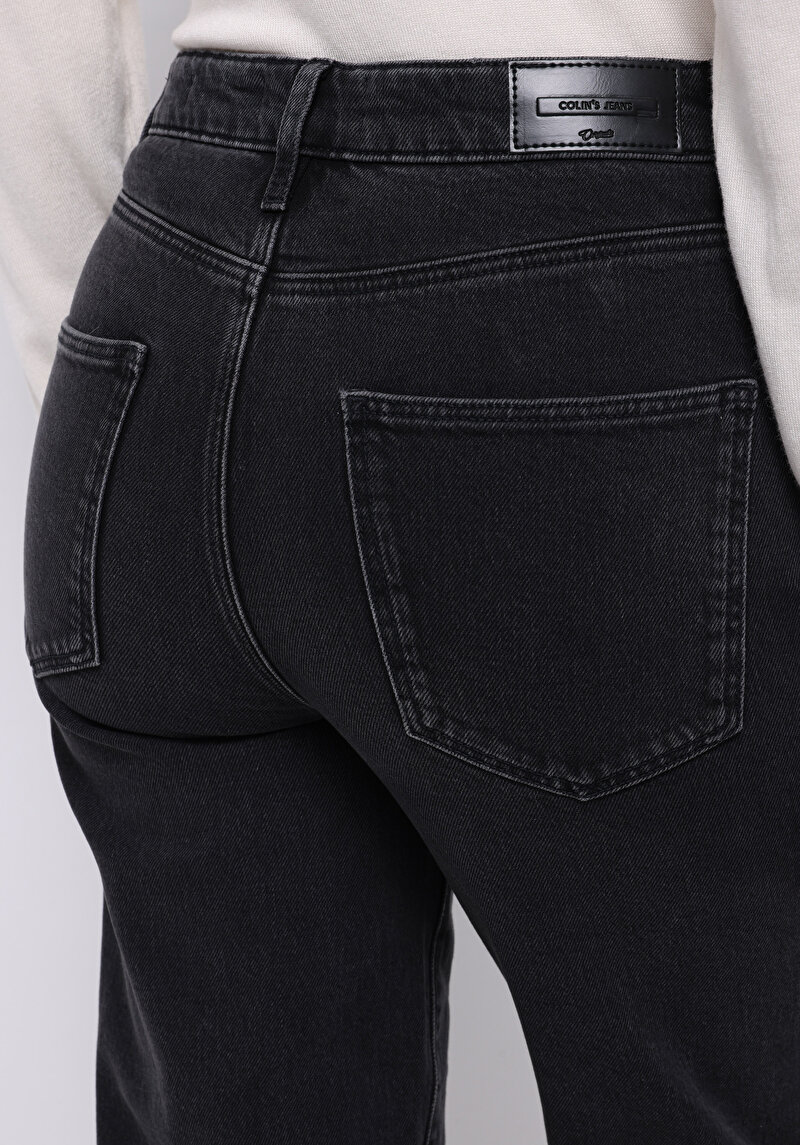 Straight Fit Yüksek Bel Düz Paça Kadın Siyah Jean Pantolon