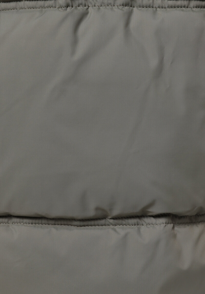 Regular Fit Kapüşonlu Fermuarlı Astarlı  Kadın Yeşil Mont