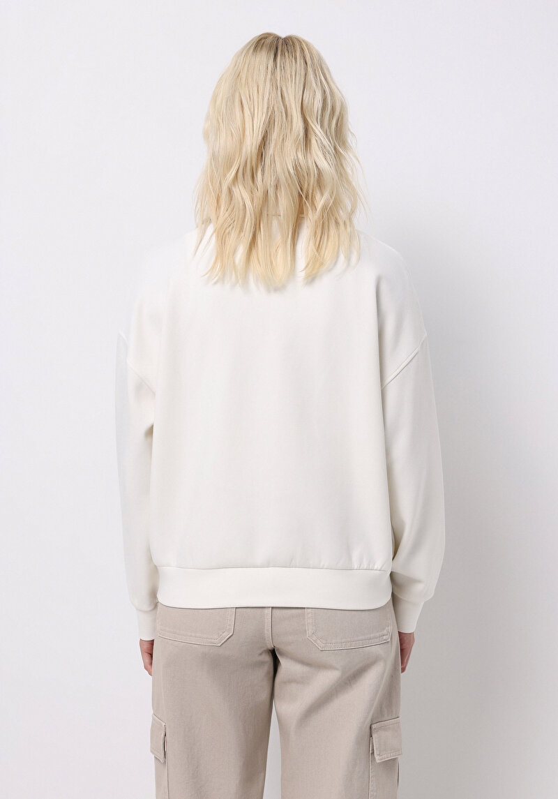 Regular Fit Fermuarlı Düz Kadın Beyaz Sweatshirt