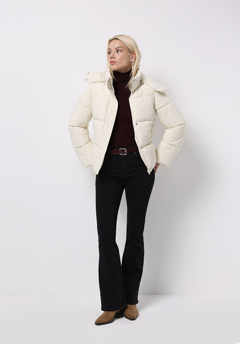 Regular Fit Kapüşonlu Fermuarlı Astarlı Çıkarılabilir Kapüşonlu Kadın Ekru Mont