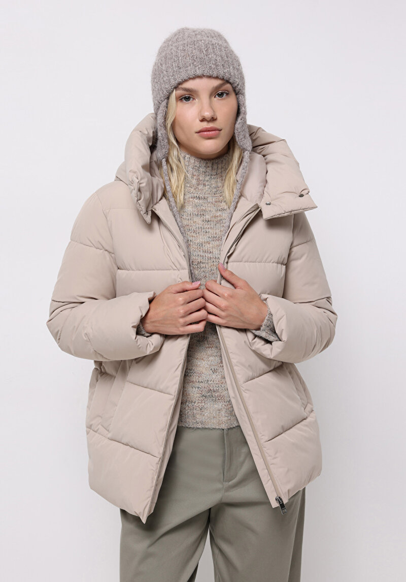 Regular Fit Kapüşonlu Fermuarlı Astarlı Suya Dayanıklı Kadın Bej Mont
