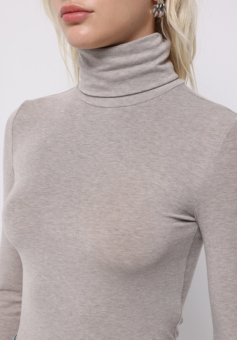 Slim Fit Balıkçı Yaka Düz Kadın Bej Uzun Kol Tişört