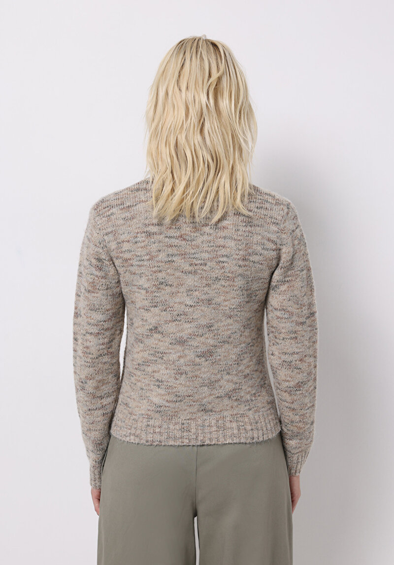 Slim Fit Dik Yaka Düz Kadın Bej Kazak