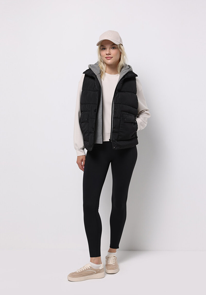 Regular Fit Kapüşonlu Fermuarlı Astarlı Suya Dayanıklı Kadın Siyah Yelek