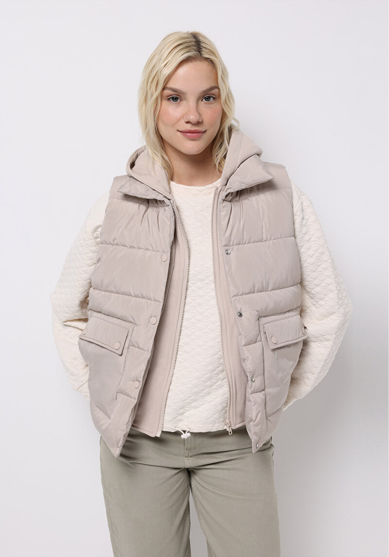 Regular Fit Kapüşonlu Fermuarlı Astarlı Suya Dayanıklı Kadın Ekru Yelek