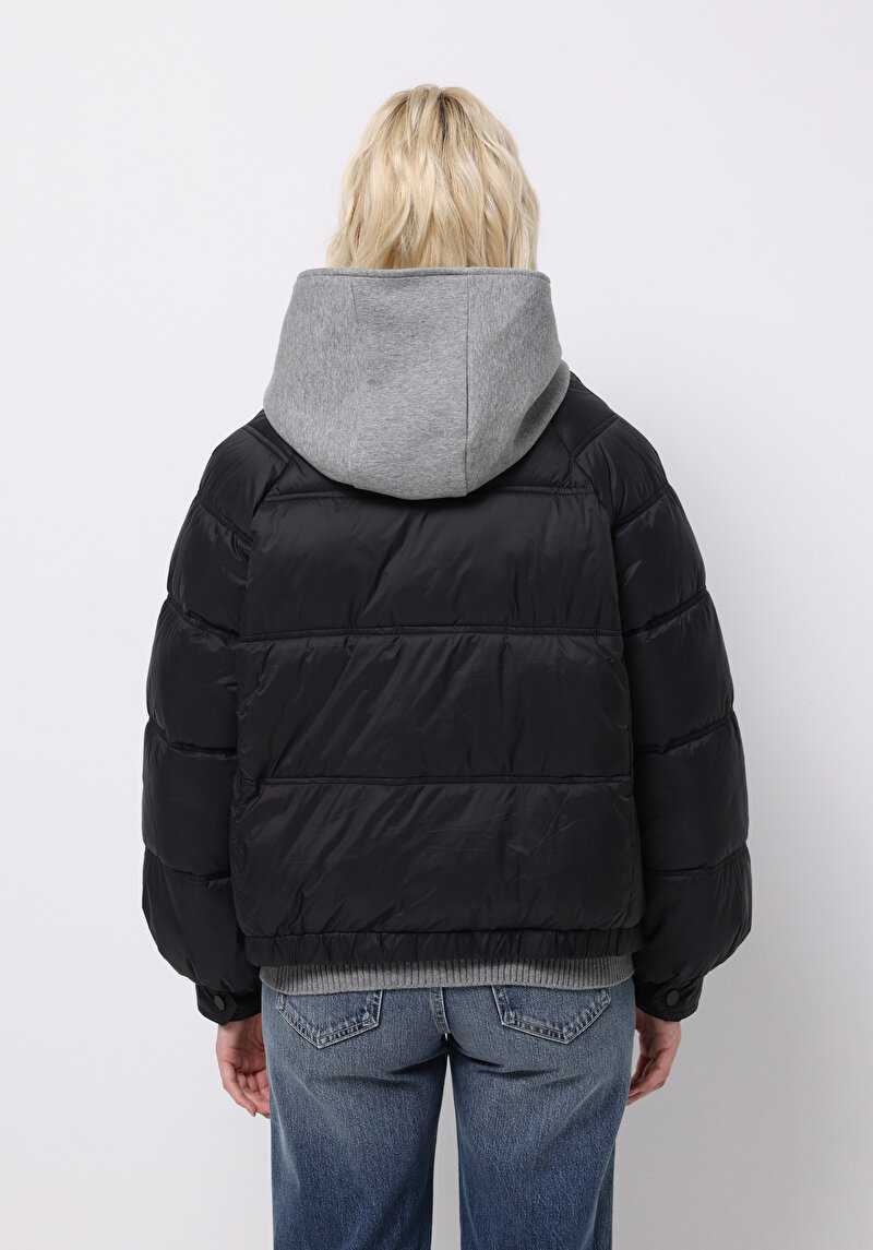 Regular Fit Kapüşonlu Fermuarlı Astarlı Suya Dayanıklı Kadın Siyah Mont