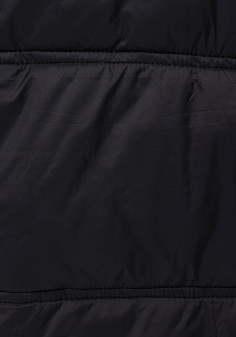 Regular Fit Kapüşonlu Fermuarlı Astarlı Suya Dayanıklı Kadın Siyah Mont