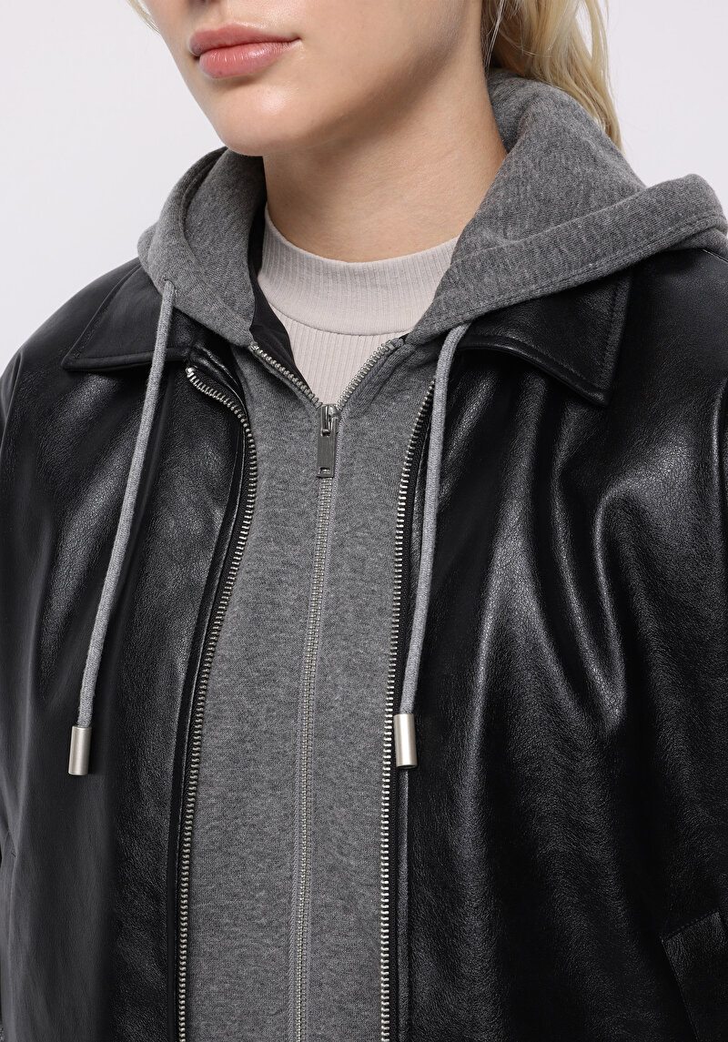Regular Fit Kapüşonlu Fermuarlı Astarlı  Kadın Siyah Mont Pu