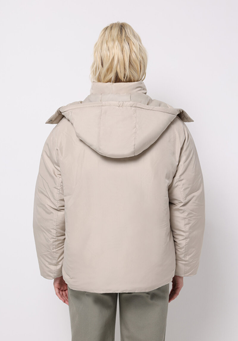 Regular Fit Kapüşonlu Fermuarlı Astarlı Çıkarılabilir Kapüşonlu Kadın Bej Mont