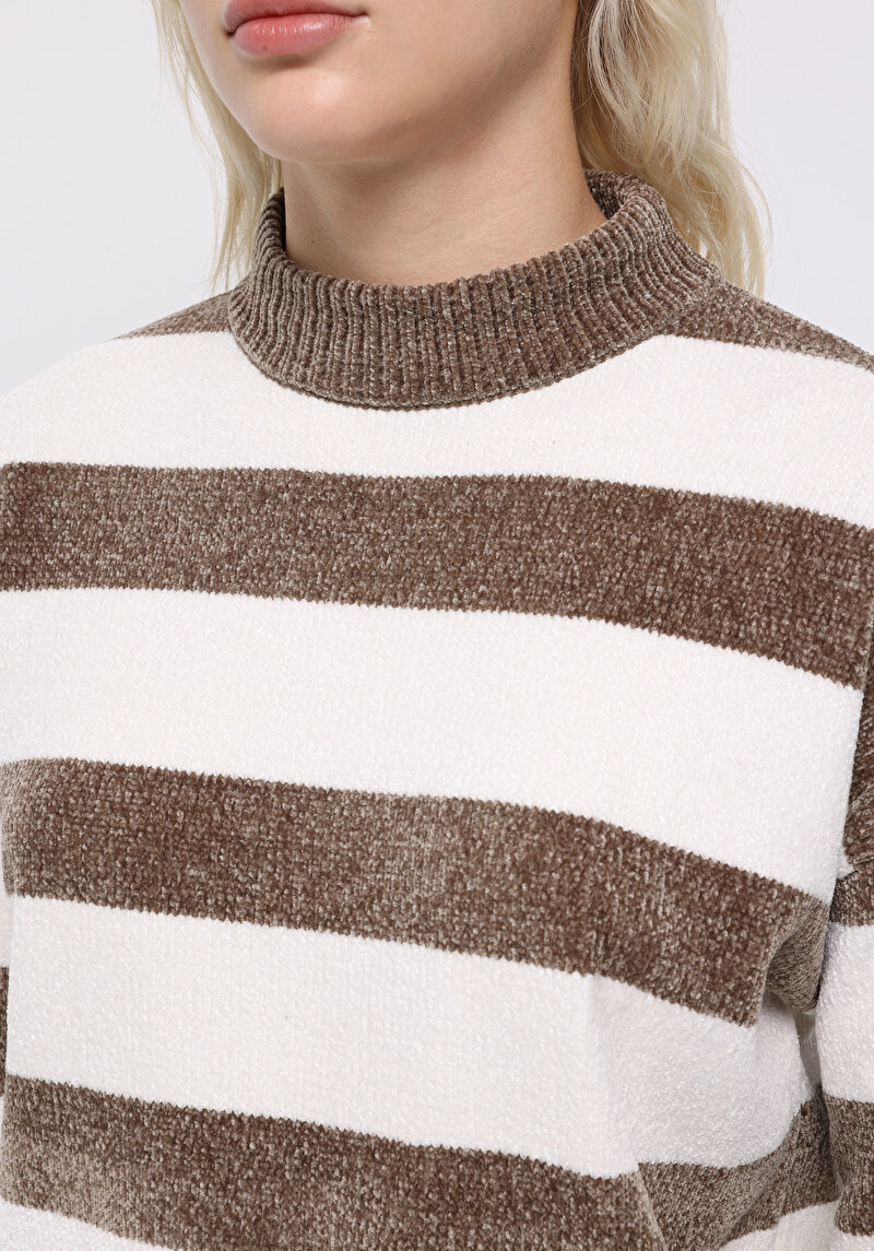Regular Fit Yuvarlak Yaka Çizgili Kadın Kahverengi Kazak