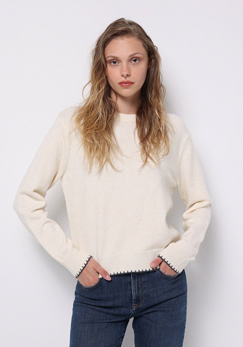 Regular Fit Yuvarlak Yaka Düz Kadın Ekru Kazak
