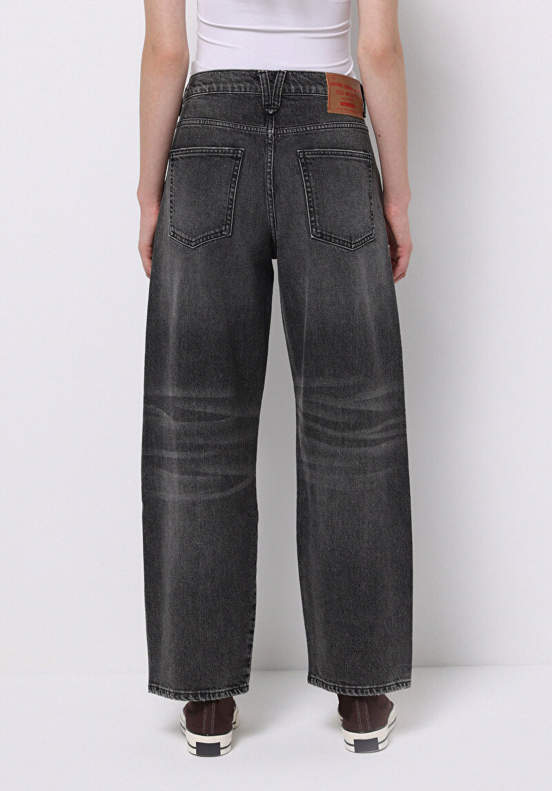 Loose Fit Düşük Bel Daralan Paça Kadın Siyah Jean Pantolon