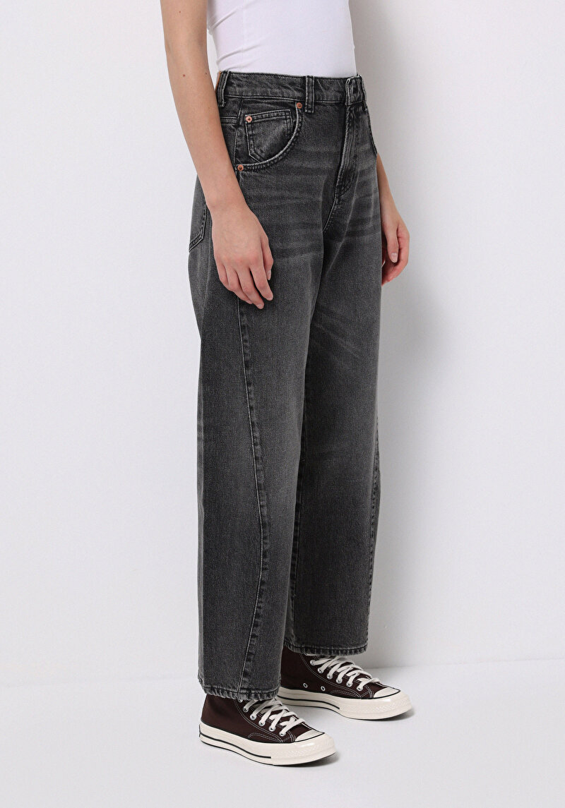 Loose Fit Düşük Bel Daralan Paça Kadın Siyah Jean Pantolon