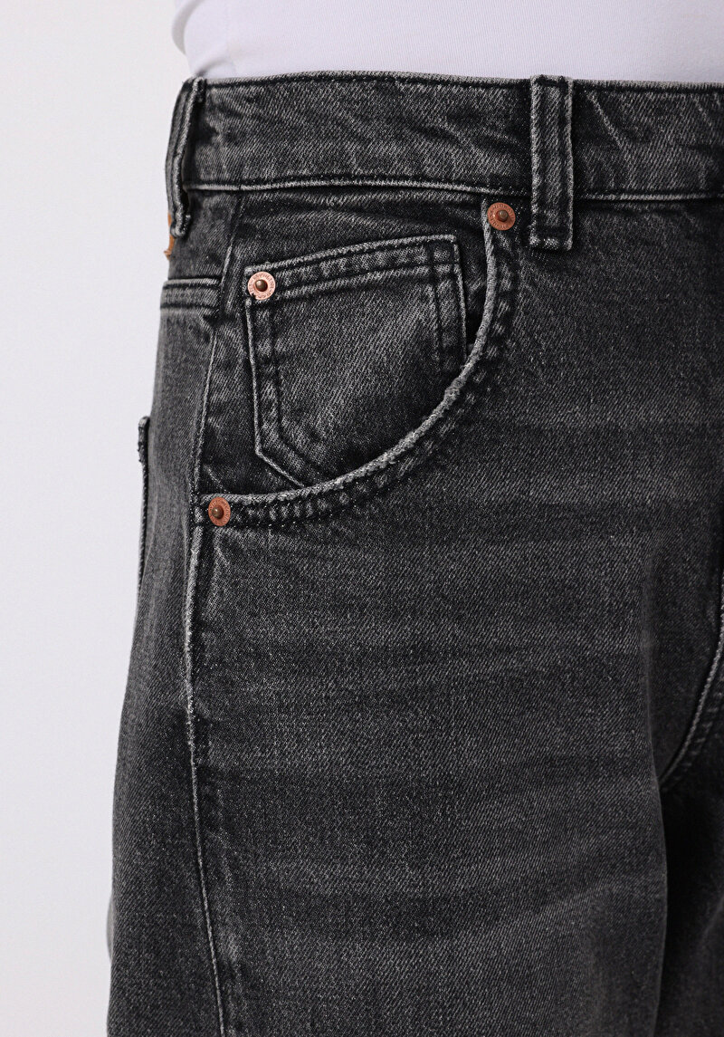 Loose Fit Düşük Bel Daralan Paça Kadın Siyah Jean Pantolon