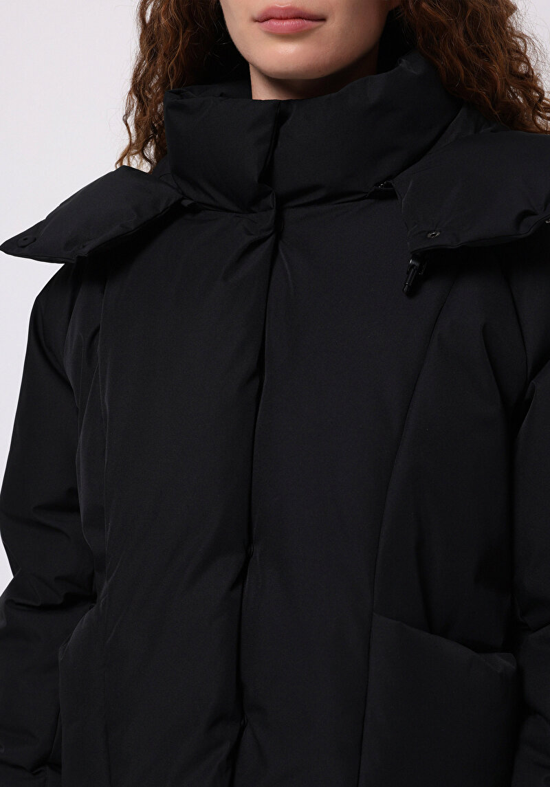 Regular Fit Kapüşonlu Fermuarlı Astarlı Çıkarılabilir Kapüşonlu Kadın Siyah Mont