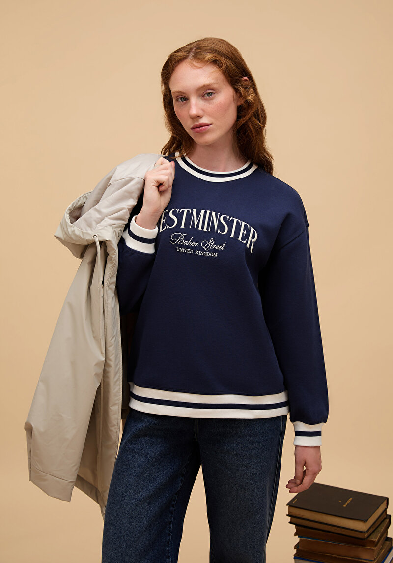 Regular Fit Yuvarlak Yaka Nakışlı Kadın Lacivert Sweatshirt