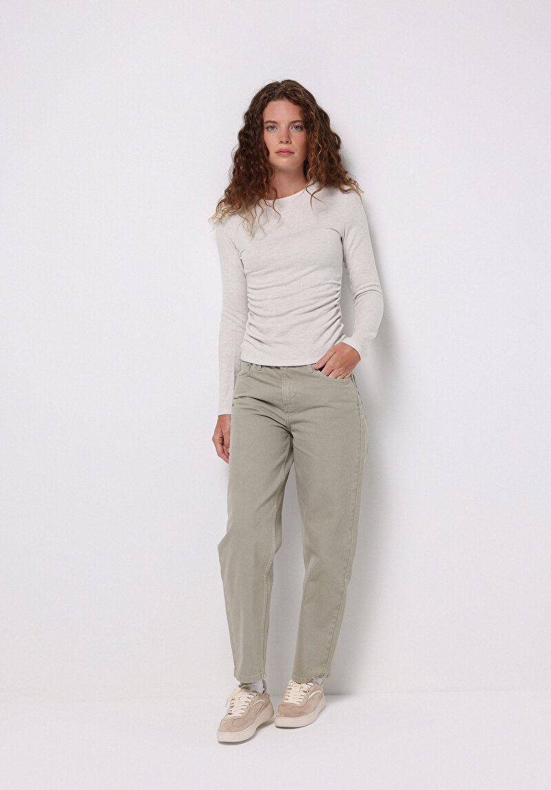 Slim Fit Yuvarlak Yaka Düz Kadın Ekru Tişört