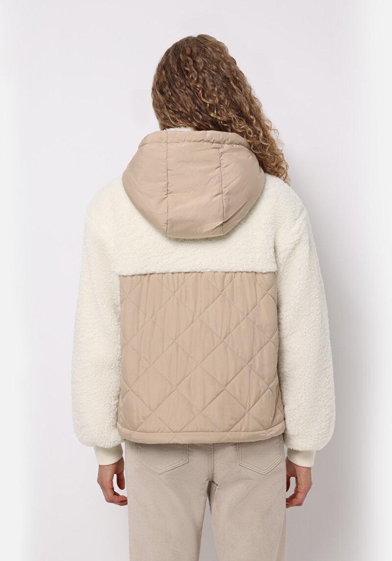 Regular Fit Kapüşonlu Fermuarlı Astarlı Suya Dayanıklı Kadın Bej Mont