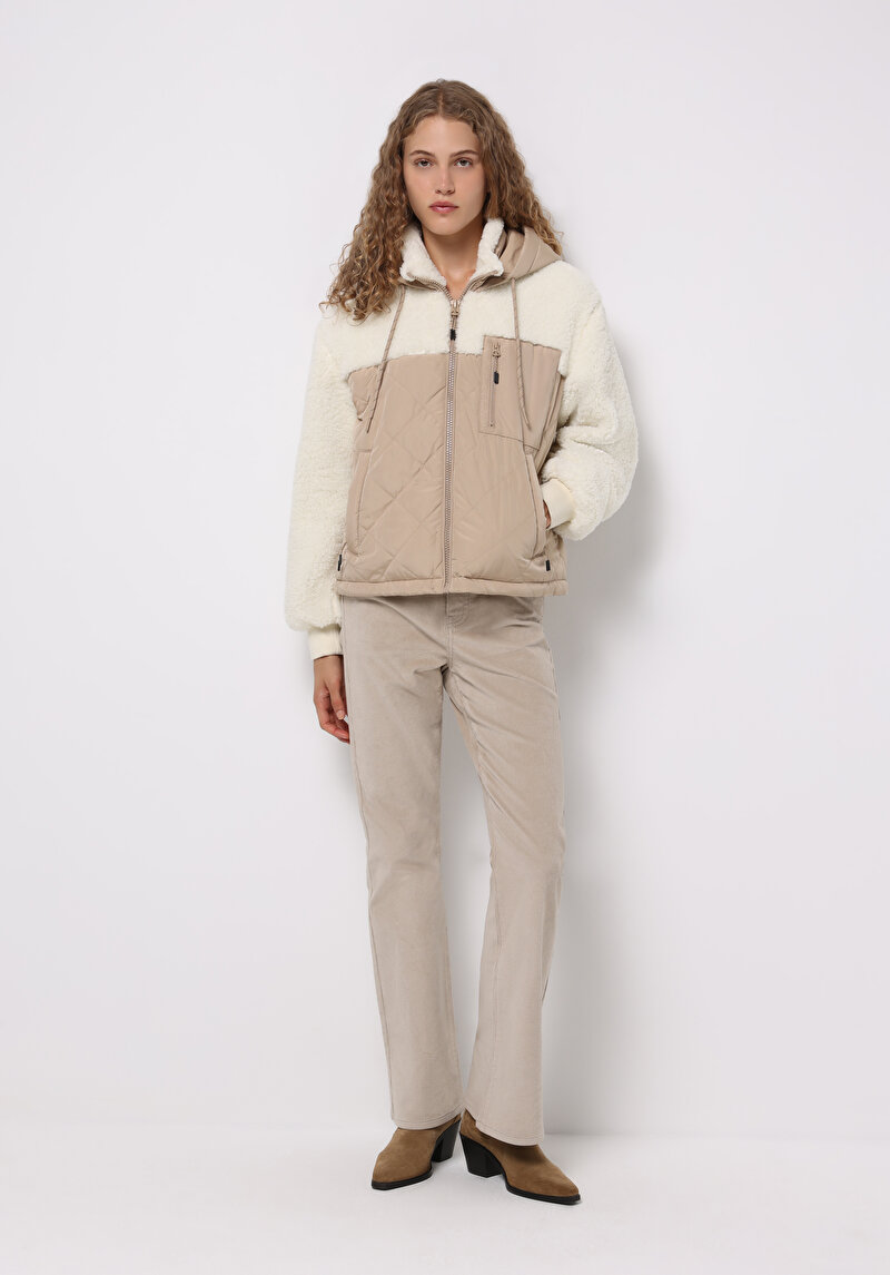 Regular Fit Kapüşonlu Fermuarlı Astarlı Suya Dayanıklı Kadın Bej Mont