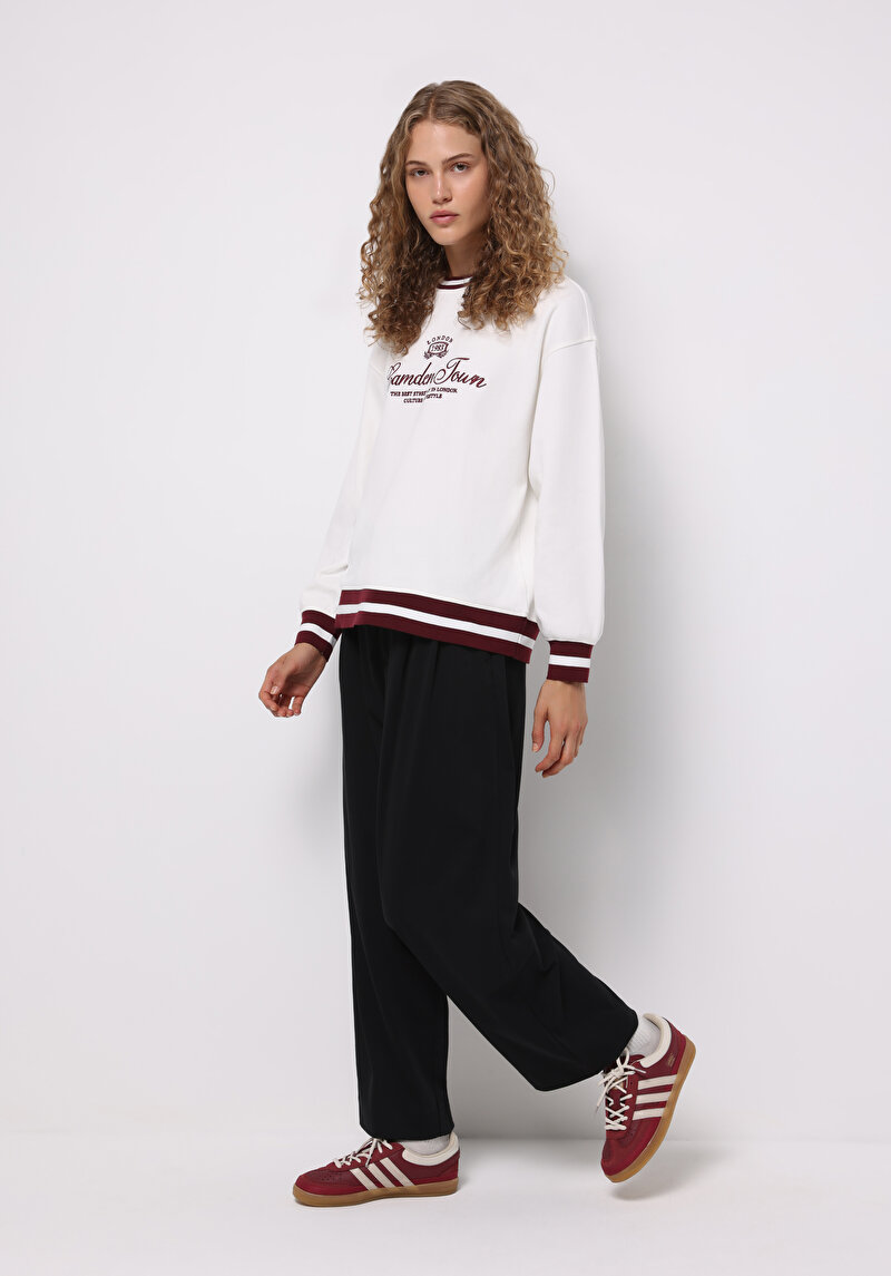 Regular Fit Yuvarlak Yaka Nakışlı Kadın Beyaz Sweatshirt