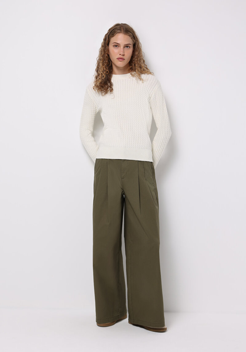 Regular Fit Yuvarlak Yaka Düz Kadın Beyaz Kazak