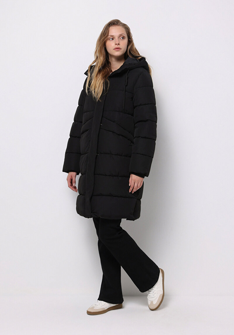 Regular Fit Kapüşonlu Fermuarlı Astarlı Suya Dayanıklı Kadın Siyah Kaban