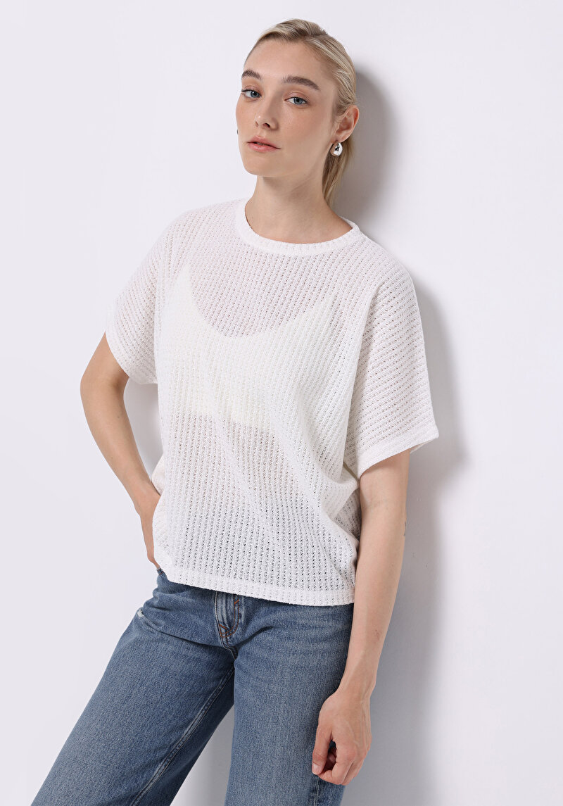 Relax Fit Yuvarlak Yaka Düz Kadın Beyaz Yarasa Tişört