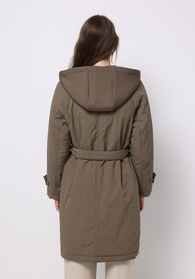 Regular Fit Kapüşonlu Düğmeli Astarlı Suya Dayanıklı Kadın Kahverengi Kaban