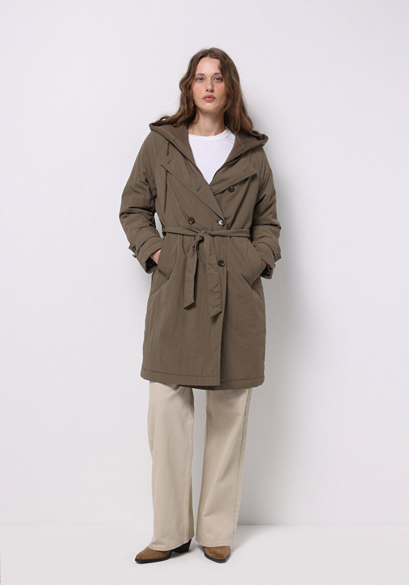 Regular Fit Kapüşonlu Düğmeli Astarlı Suya Dayanıklı Kadın Kahverengi Kaban