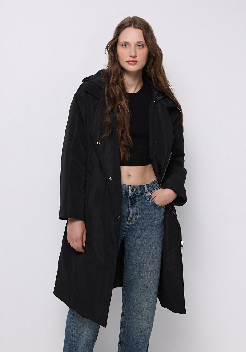 Regular Fit Kapüşonlu Fermuarlı Astarlı Çıkarılabilir Kapüşonlu Kadın Siyah Kaban