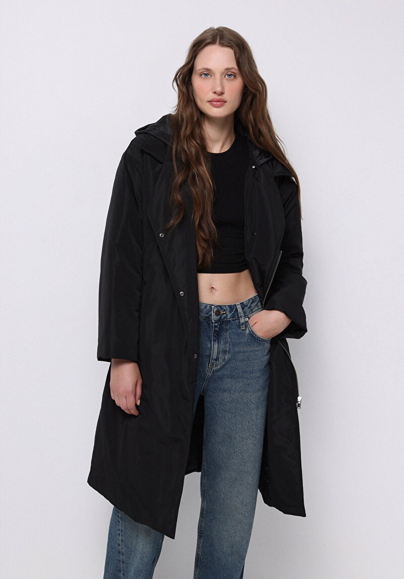 Regular Fit Kapüşonlu Fermuarlı Astarlı Çıkarılabilir Kapüşonlu Kadın Siyah Kaban