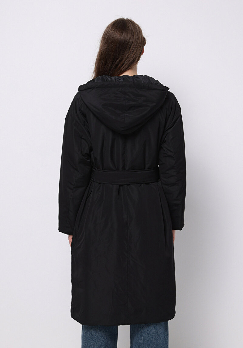 Regular Fit Kapüşonlu Fermuarlı Astarlı Çıkarılabilir Kapüşonlu Kadın Siyah Kaban