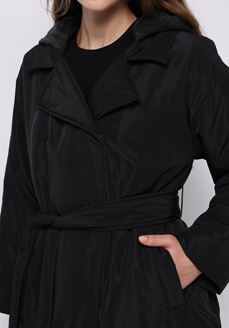 Regular Fit Kapüşonlu Fermuarlı Astarlı Çıkarılabilir Kapüşonlu Kadın Siyah Kaban