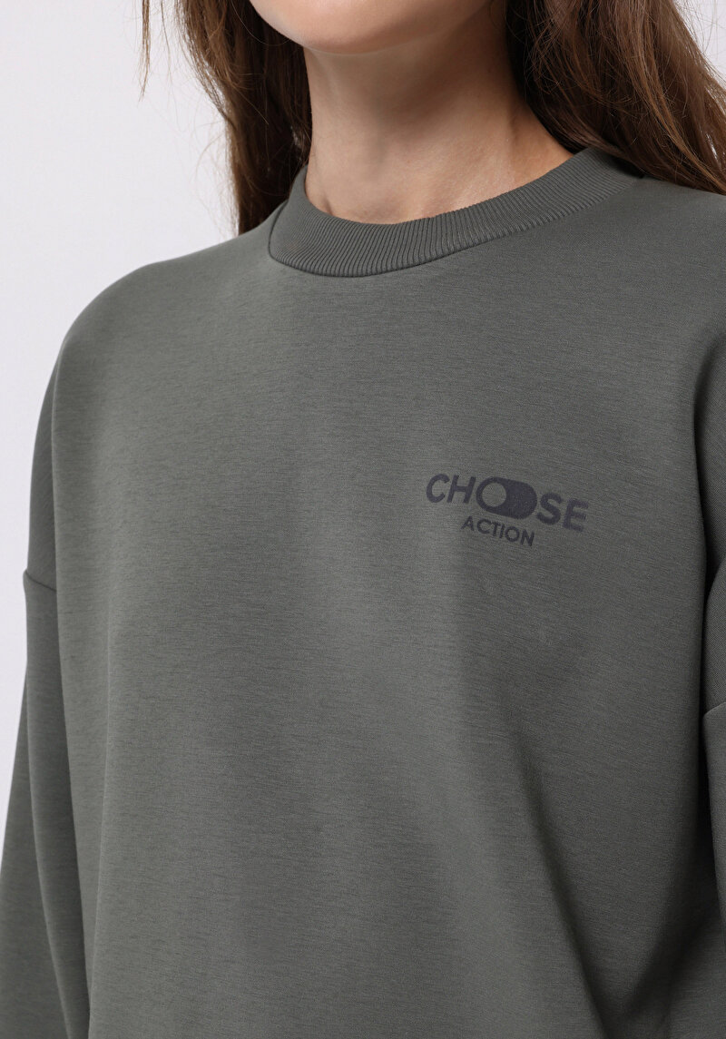 Regular Fit Yuvarlak Yaka Nakışlı Kadın Yeşil Sweatshirt