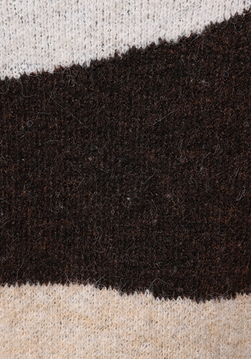 Regular Fit Yuvarlak Yaka Baskılı Kadın Çok Renkli Kazak