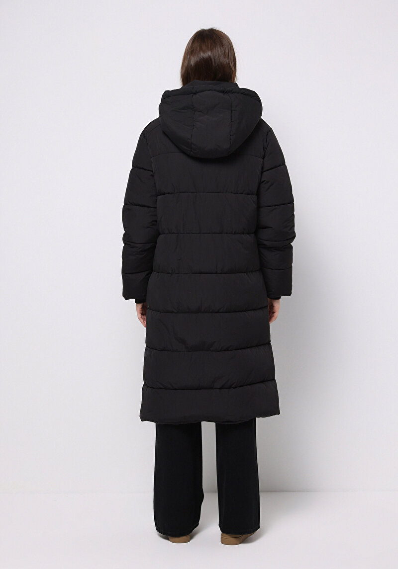 Regular Fit Kapüşonlu Fermuarlı Astarlı Suya Dayanıklı Kadın Siyah Kaban