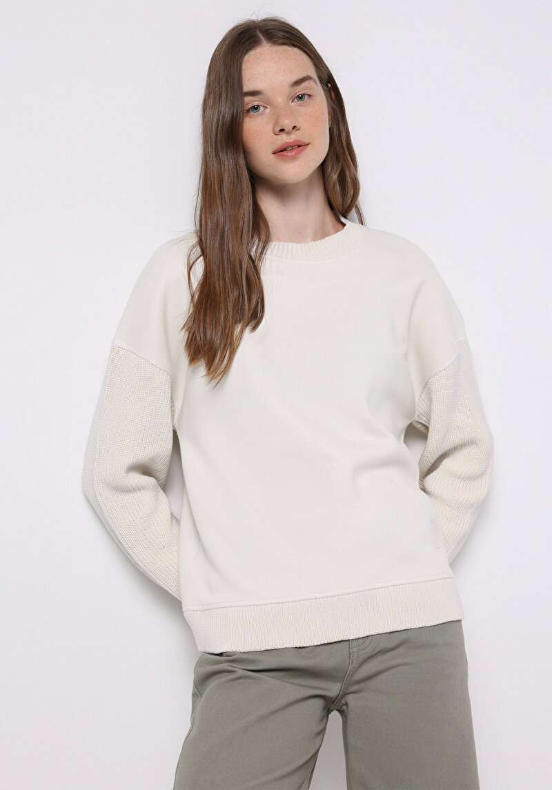 Regular Fit Yuvarlak Yaka Düz Kadın Beyaz Sweatshirt