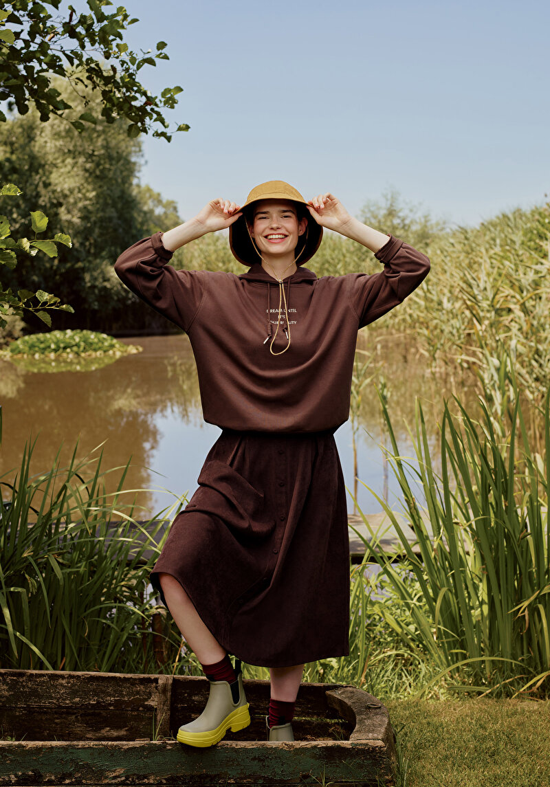 Regular Fit Kapüşonlu Nakışlı Kadın Kahverengi Sweatshirt