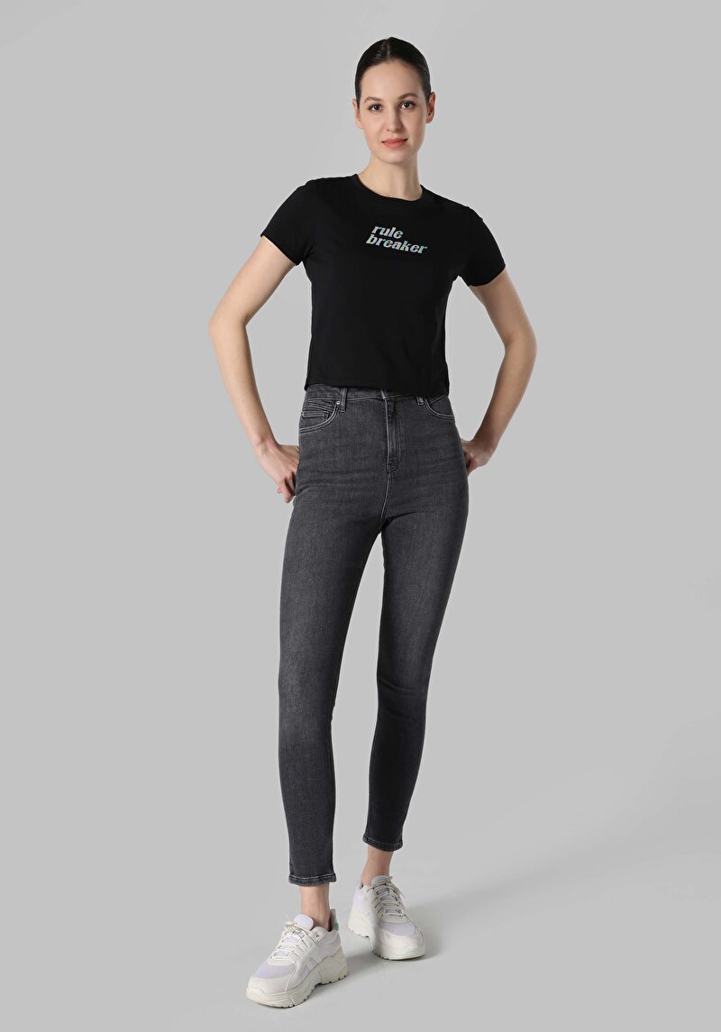 Comfort Fit Yuvarlak Yaka Baskılı Kadın Siyah Pamuk Kısa Kol Tişört