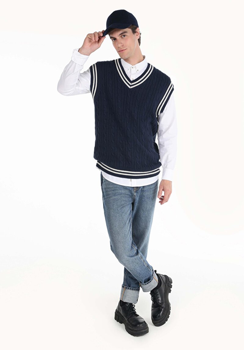 Regular Fit V Yaka Jakarlı Erkek Lacivert Kazak