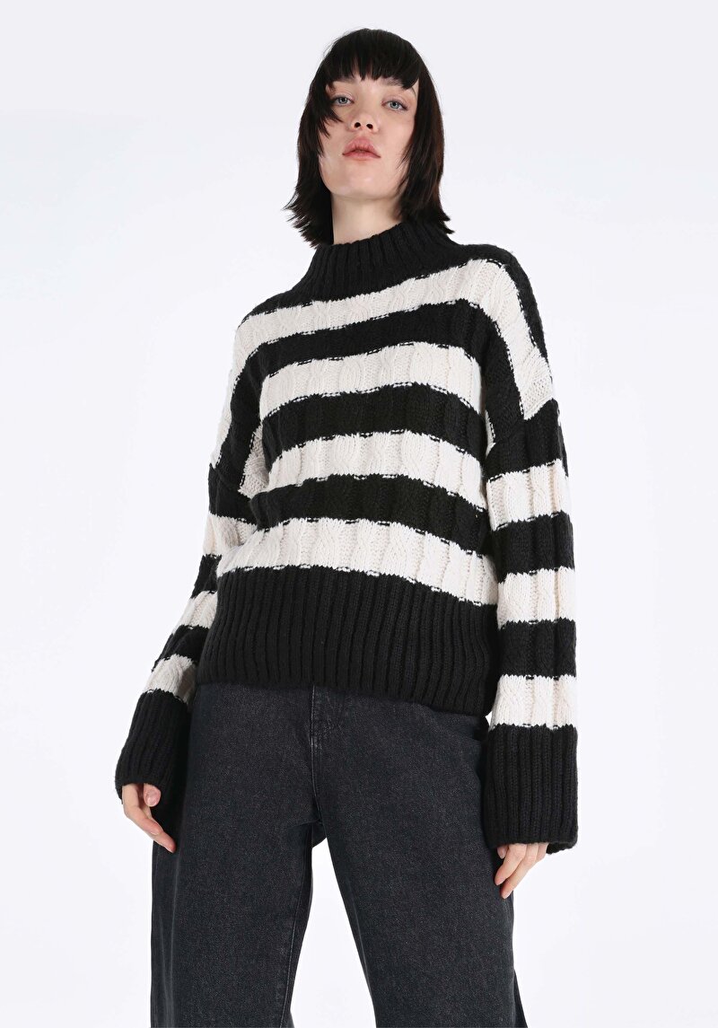 Regular Fit Yarım Balıkçı Yaka Çizgili Kadın Siyah Kazak