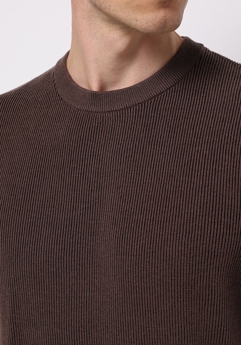 Regular Fit Yuvarlak Yaka Jakarlı Erkek Kahverengi Kazak