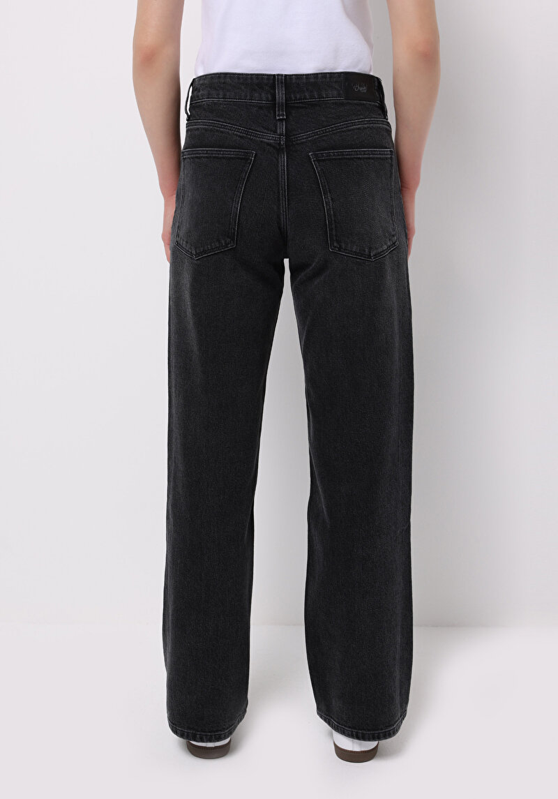 Straight Fit   Kadın Siyah Jean Pantolon